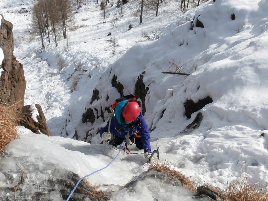 Cascada, chandelle levure, +200, wi4. cogne, Valeille, alpes, italia, programa, invierno, personas, hielo, escalada en hielo, piolet, pablo, fotodeisra